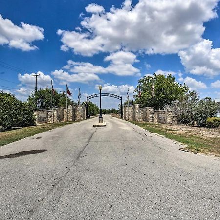 Luxury San Antonio Retreat 110-Acre Private Ranch Villa Buitenkant foto