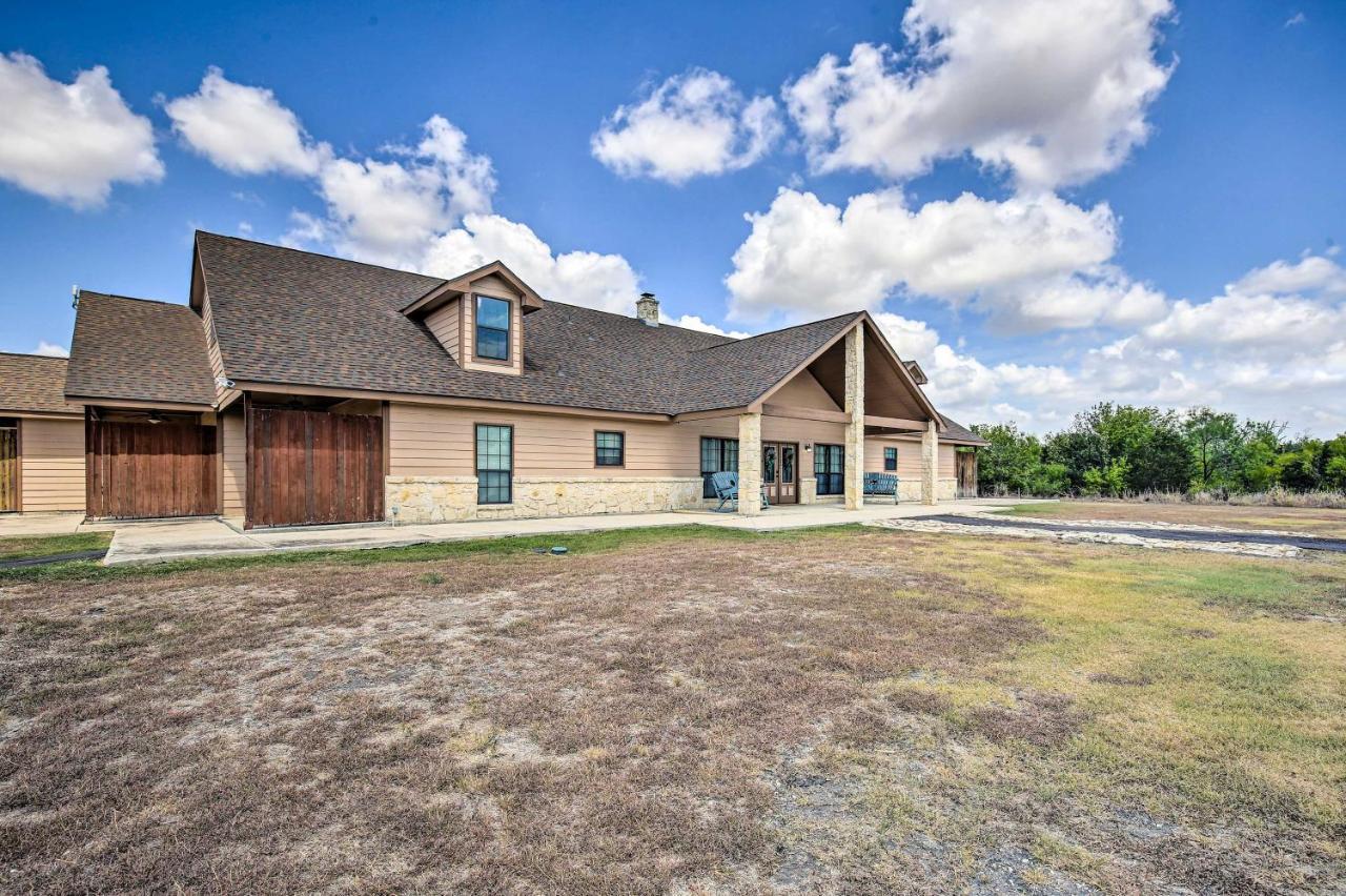 Luxury San Antonio Retreat 110-Acre Private Ranch Villa Buitenkant foto