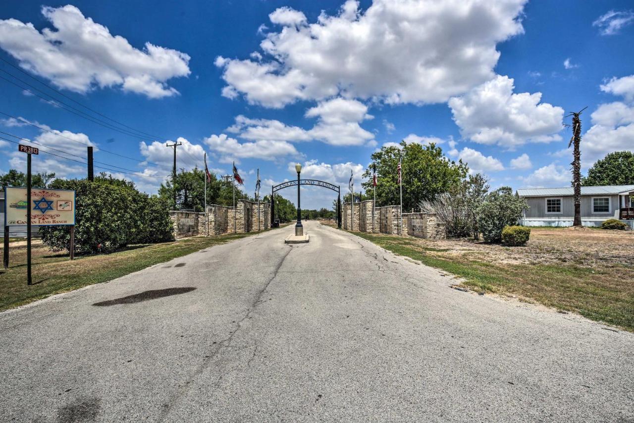 Luxury San Antonio Retreat 110-Acre Private Ranch Villa Buitenkant foto